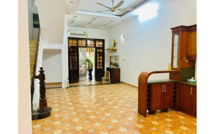 Cho thuê nhà ngõ Kinh doanh Khuất Duy Tiến, Thanh Xuân, 52m- 4T- MT 5M- Giá 20tr